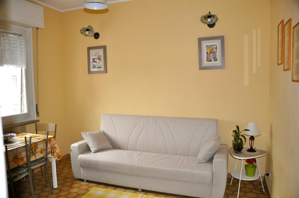 Apartment Montebello Парма Экстерьер фото