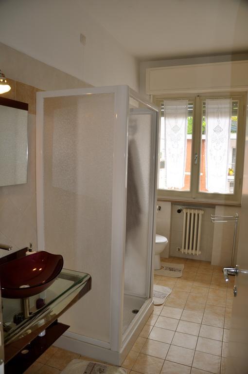 Apartment Montebello Парма Экстерьер фото