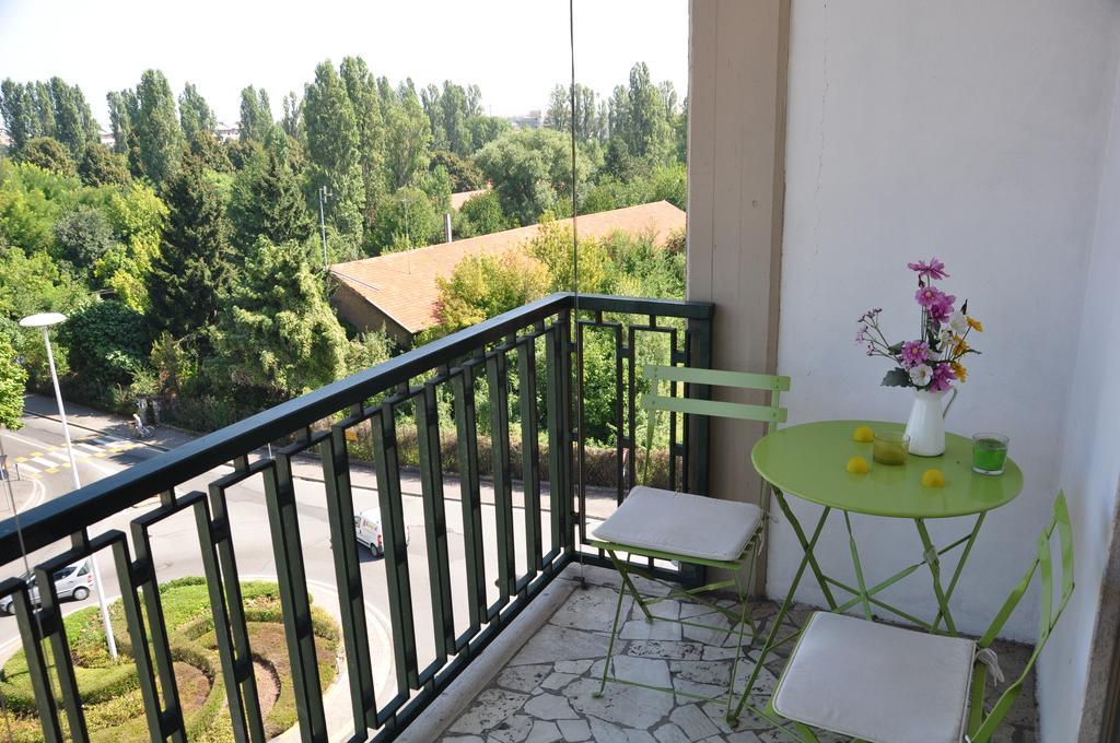 Apartment Montebello Парма Экстерьер фото